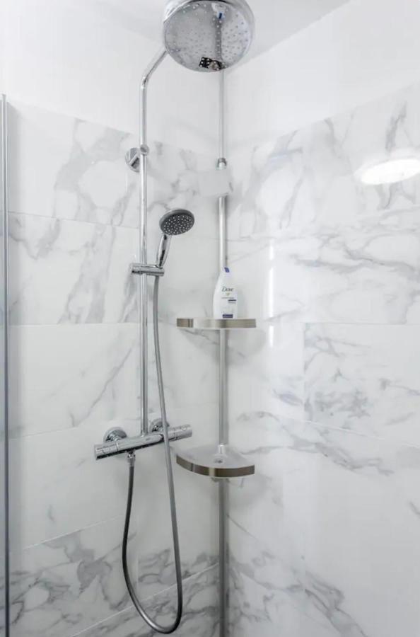 Beautiful Modern Fully Furnished Studio Levallois-Perret Kültér fotó